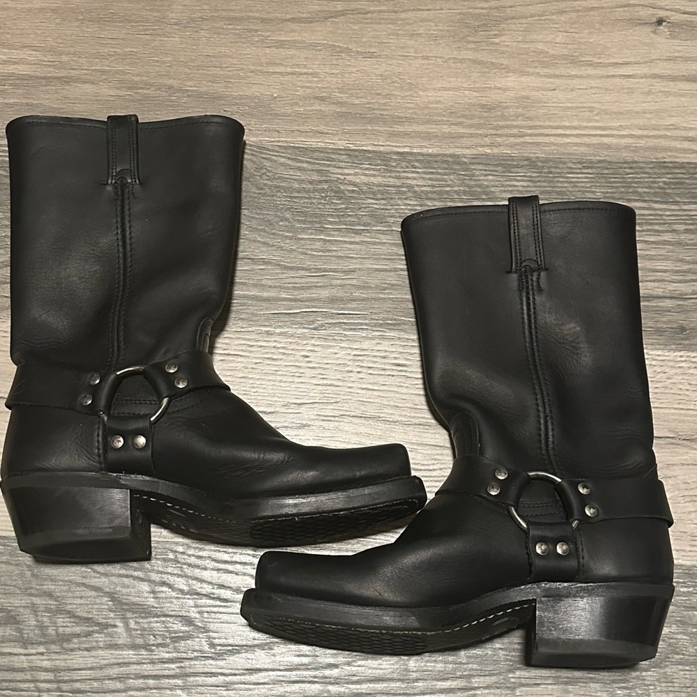 FRYE HARNESS 12R WOMENS BOOTS - 8.5